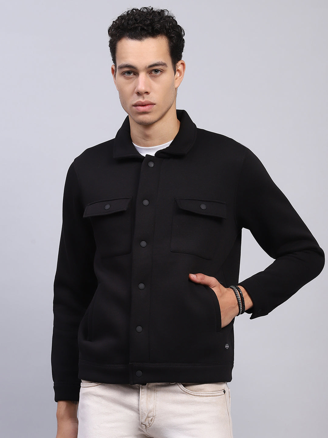 Men Black Solid Collar Full Sleeve Sweatshirt