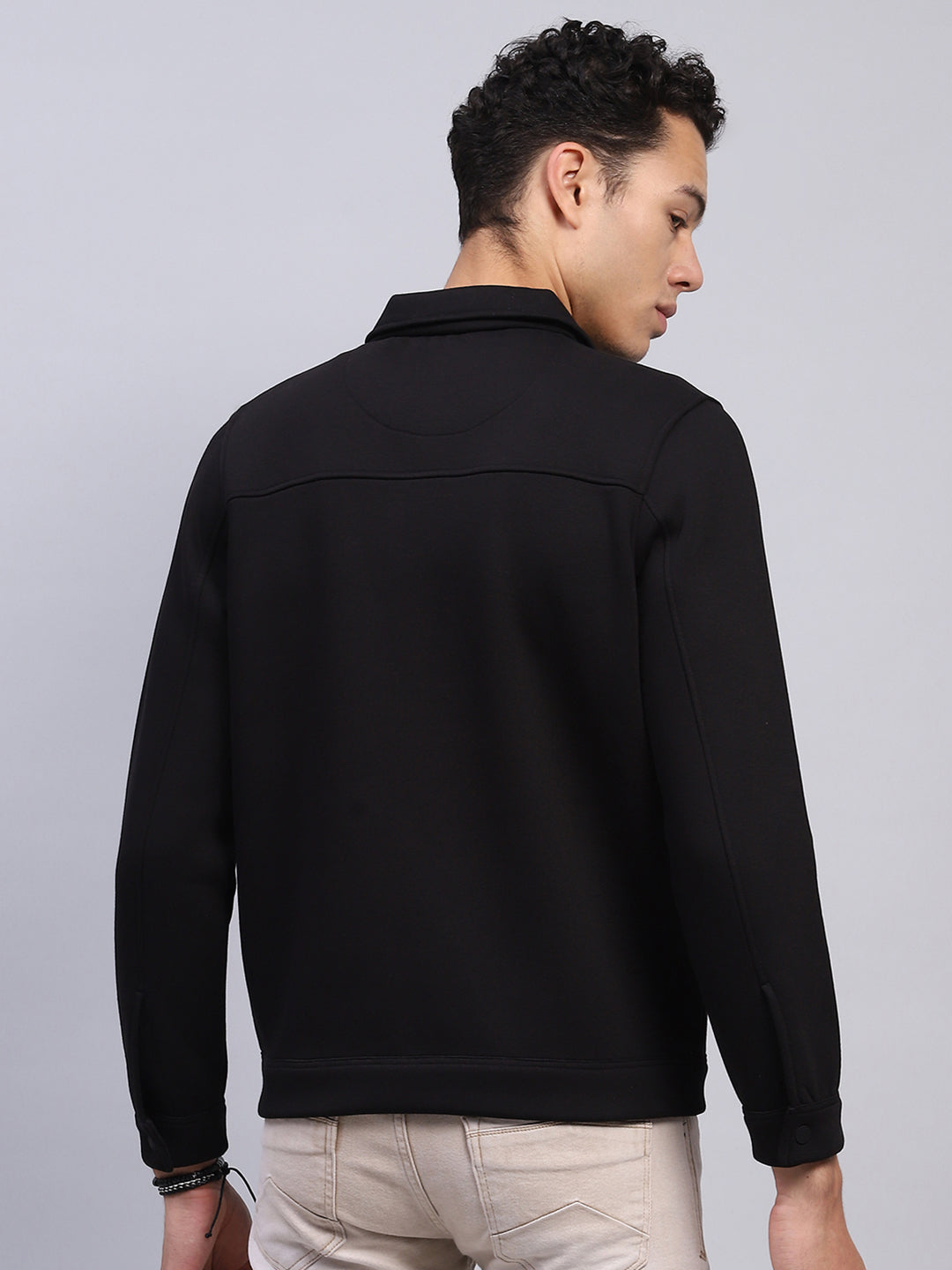 Men Black Solid Collar Full Sleeve Sweatshirt