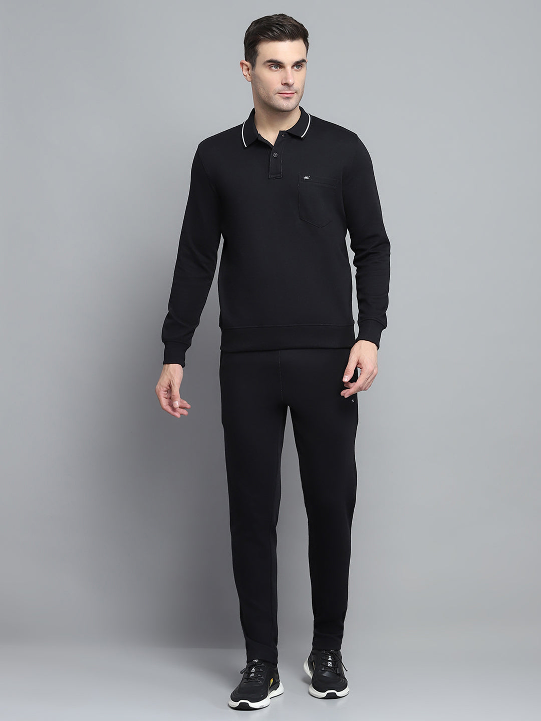 Men Black Solid Collar Full Sleeve Winter Tracksuit