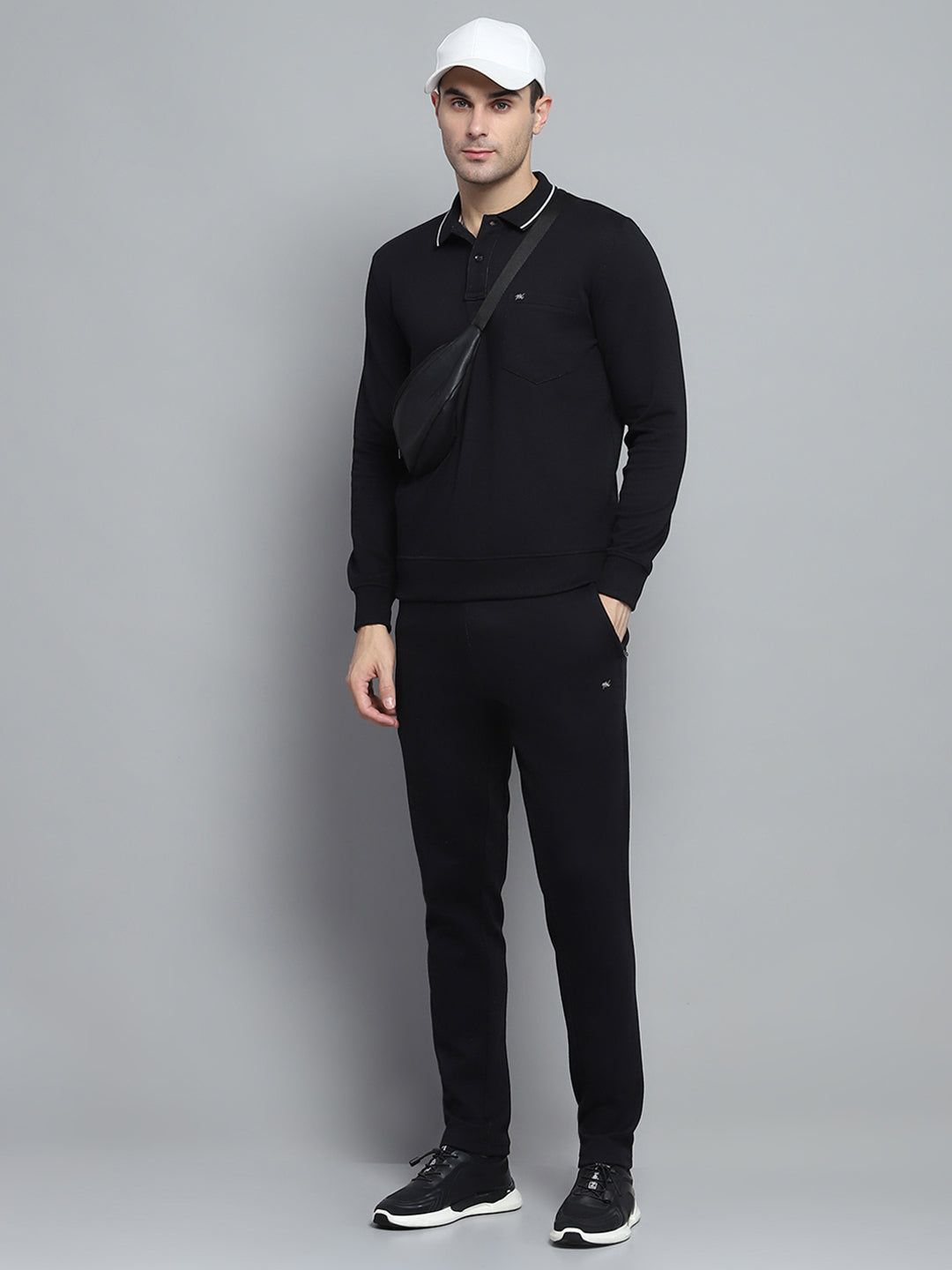 Men Black Solid Collar Full Sleeve Winter Tracksuit