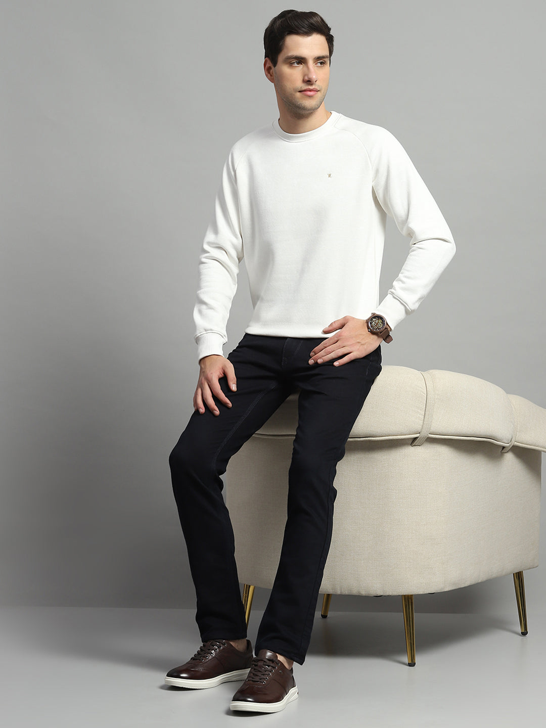 Men White Solid Round Neck Full Sleeve Sweatshirt