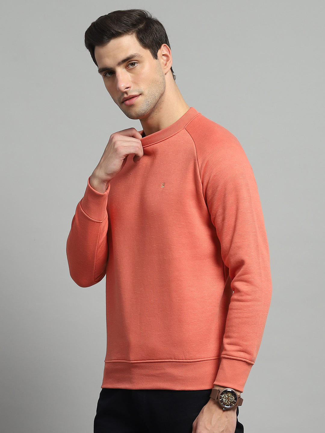 Men Orange Solid Round Neck Full Sleeve Sweatshirt