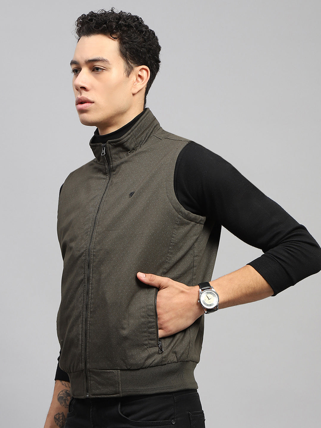 Men Olive Solid Mock Neck Sleeveless Jacket