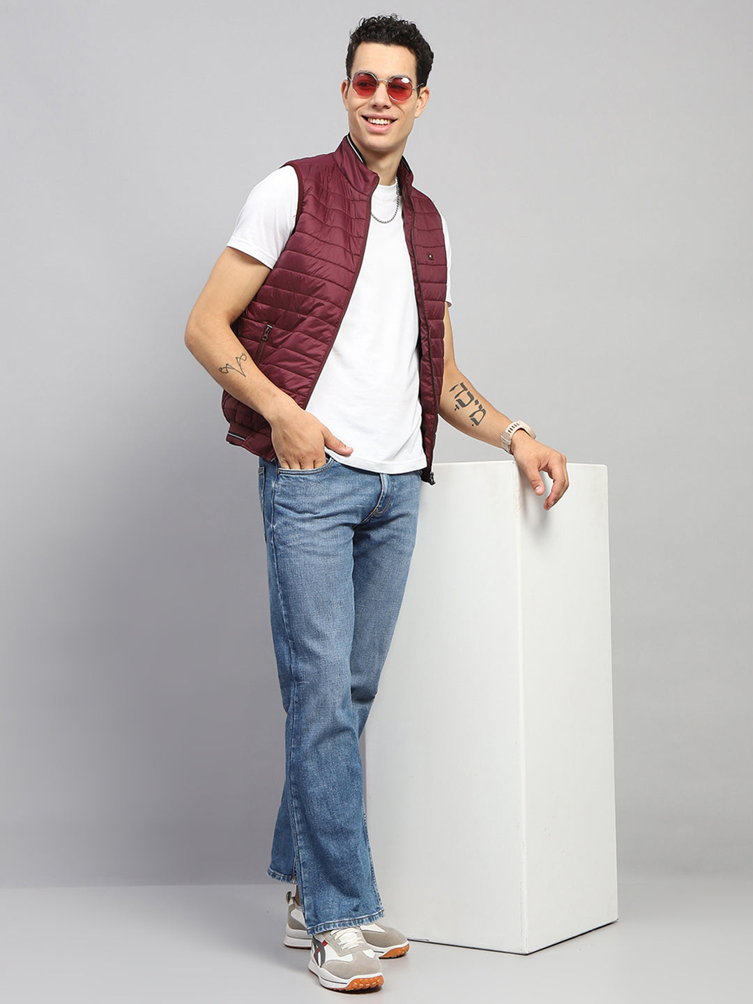 Men Maroon Solid Mock Neck Sleeveless Jacket