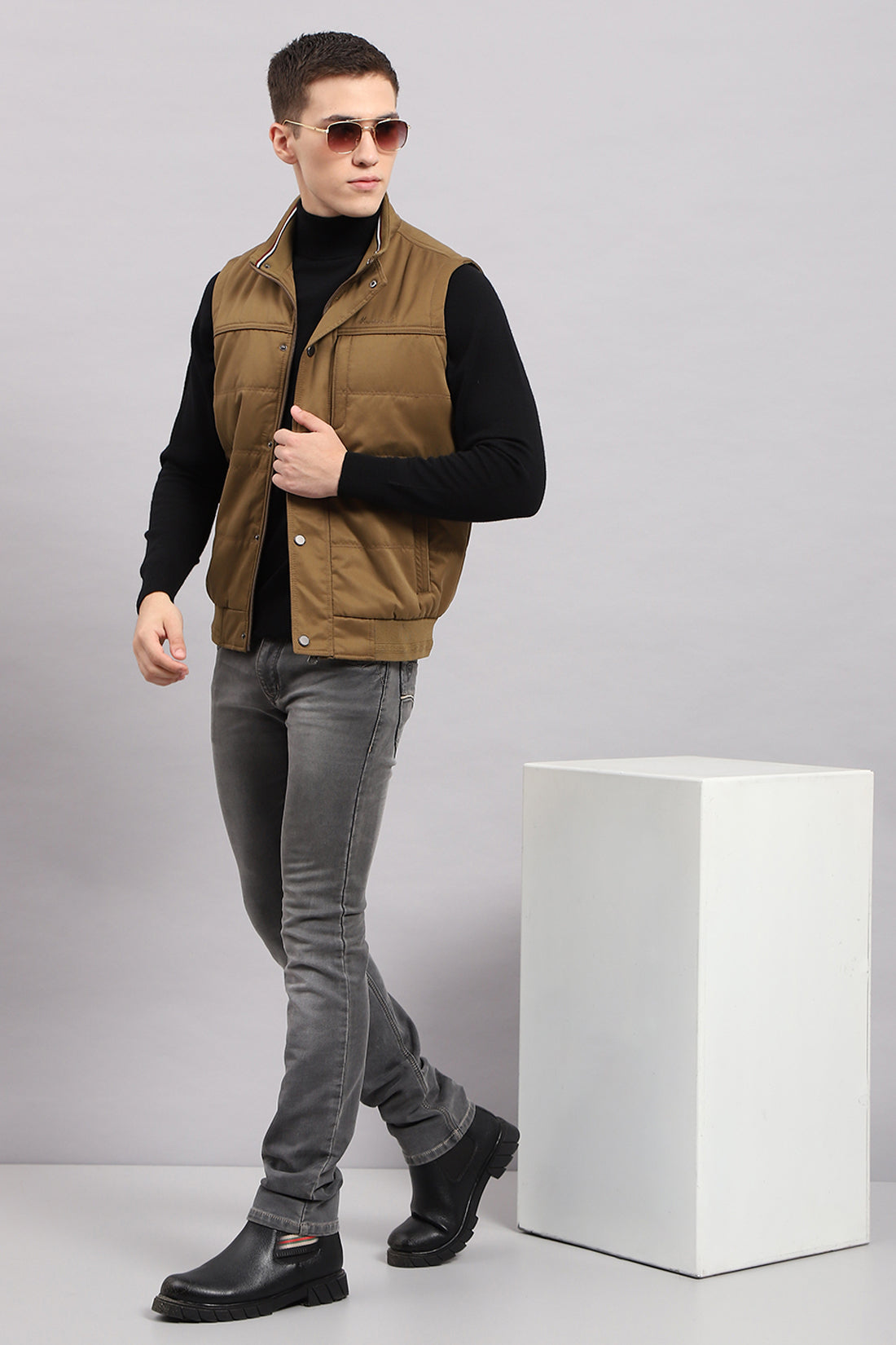 Men Khaki Solid Mock Neck Sleeveless Jacket