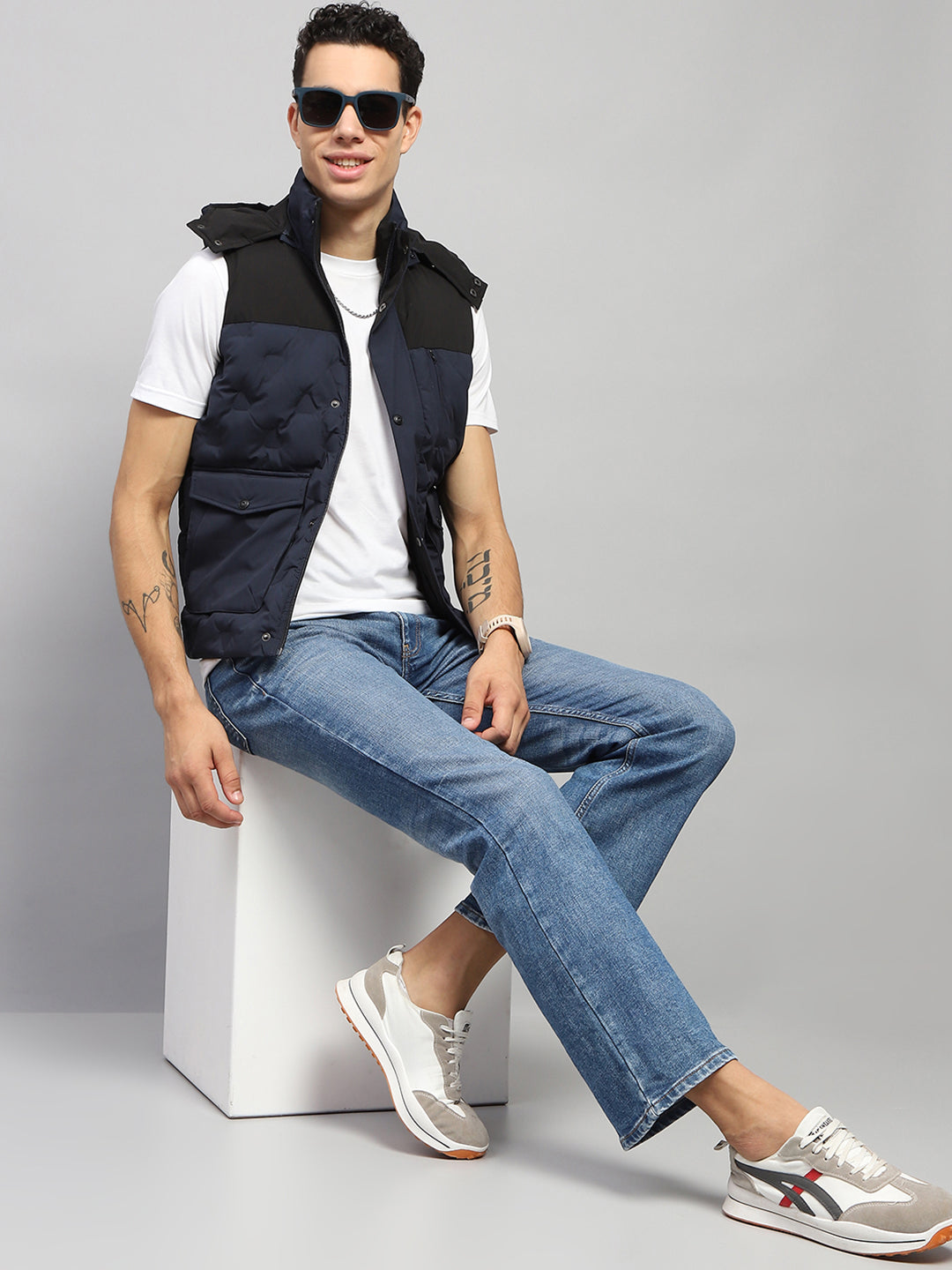 Men Navy Blue Solid Hooded Sleeveless Jacket