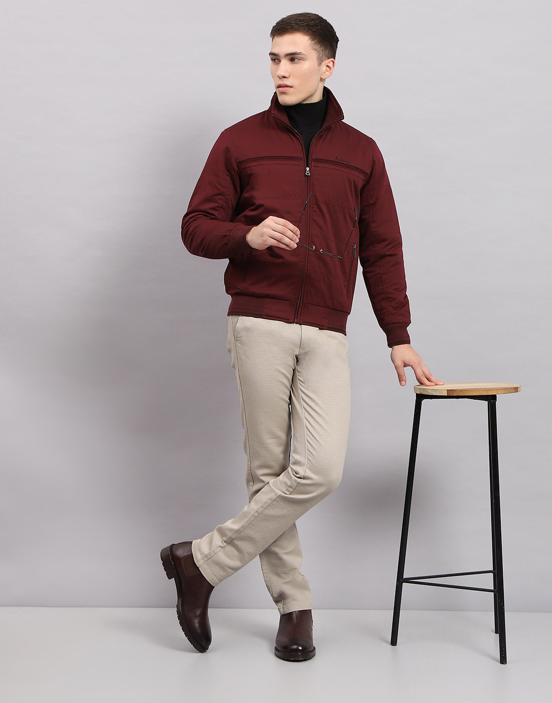 Men Maroon Solid Mock Neck Sleeveless Jacket