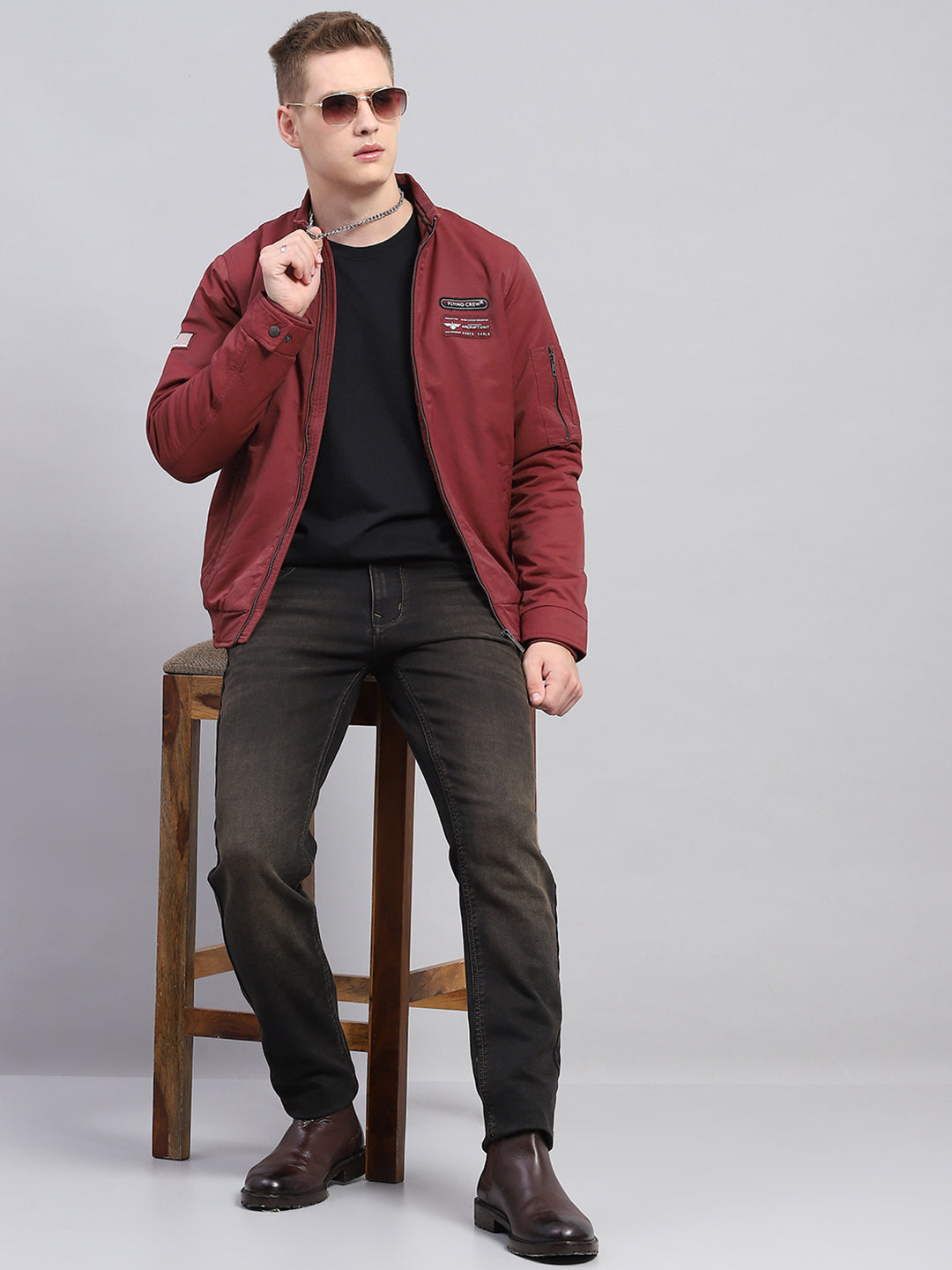 Men Maroon Solid Mock Neck Full Sleeve Jacket