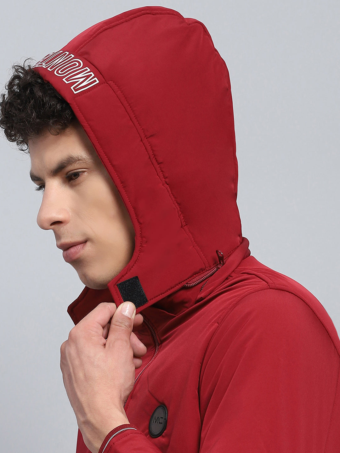 Men Maroon Solid Hooded Full Sleeve Jacket