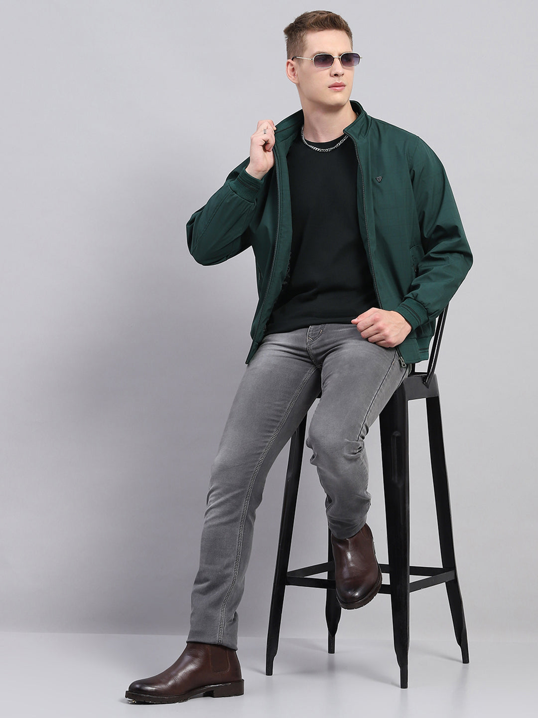 Men Green Solid Mock Neck Full Sleeve Jacket