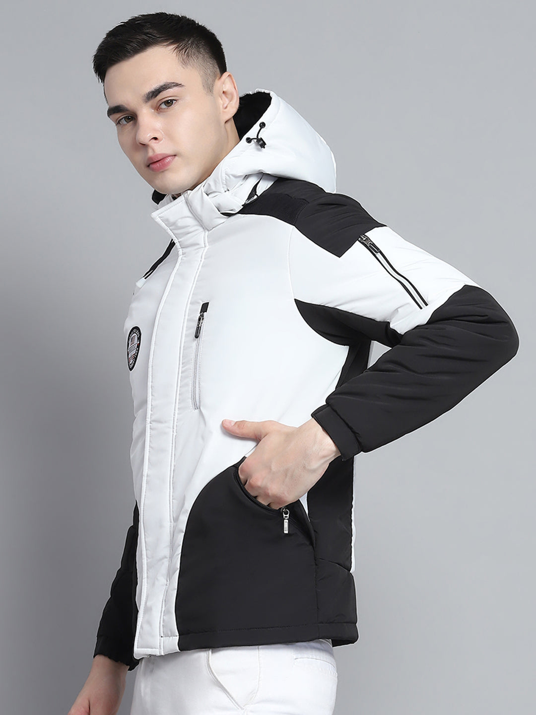 Men White Solid Hooded Full Sleeve Jacket