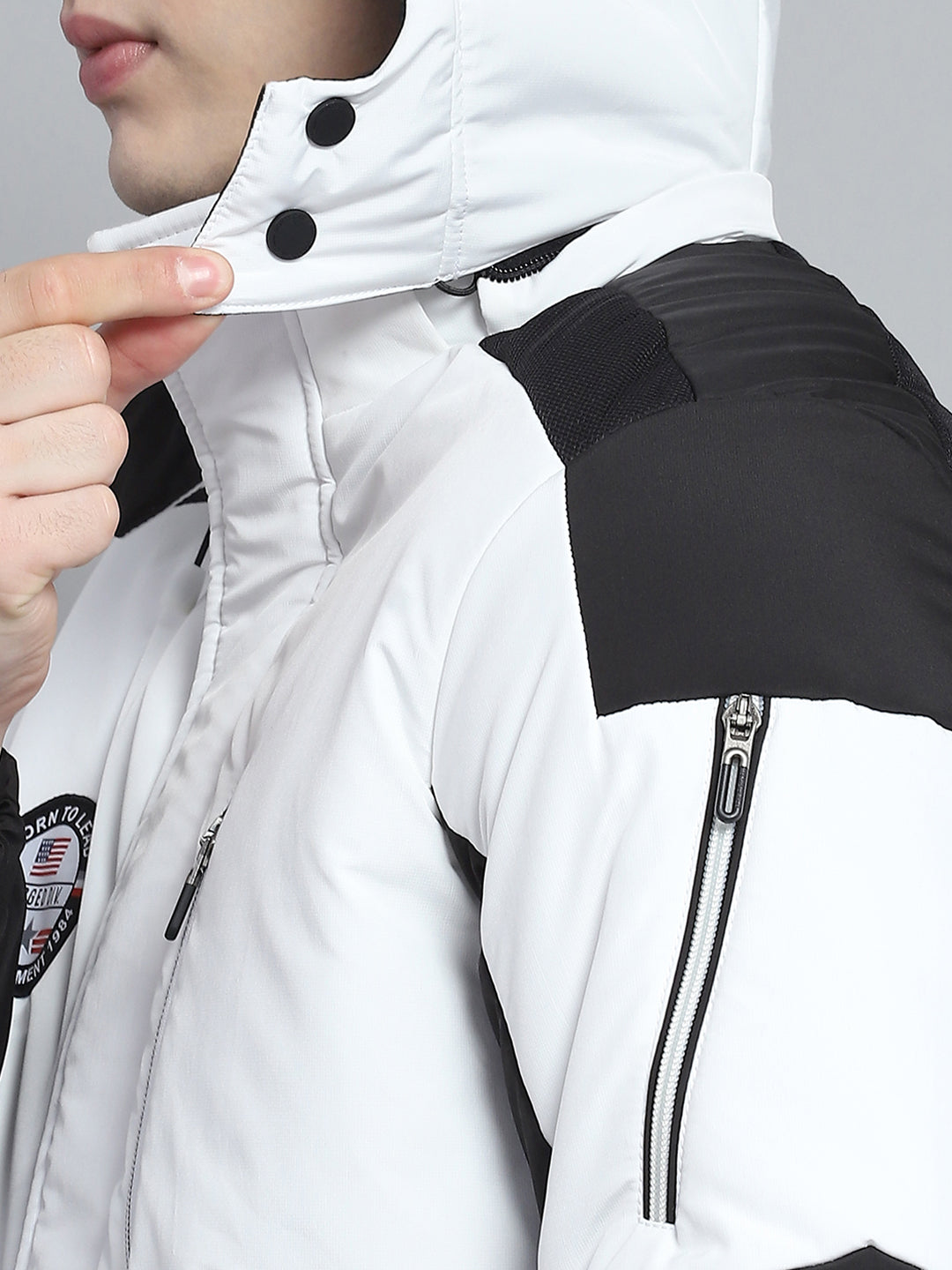 Men White Solid Hooded Full Sleeve Jacket