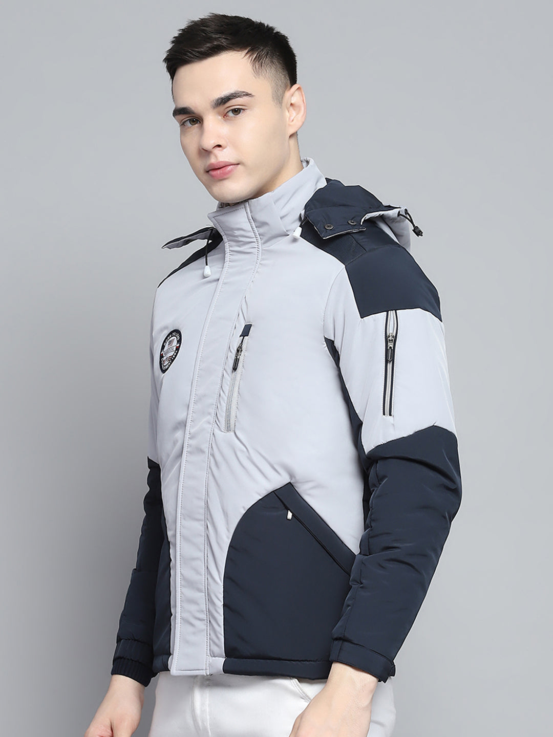 Men Grey Solid Hooded Full Sleeve Jacket