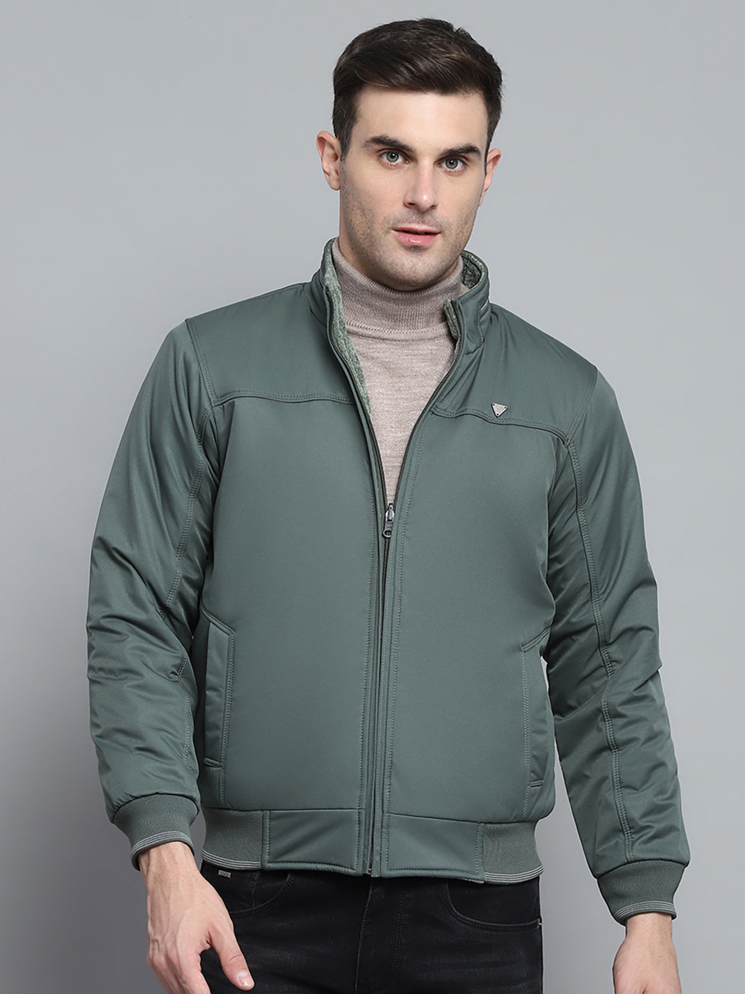 Men Green Solid Mock Neck Full Sleeve Jacket