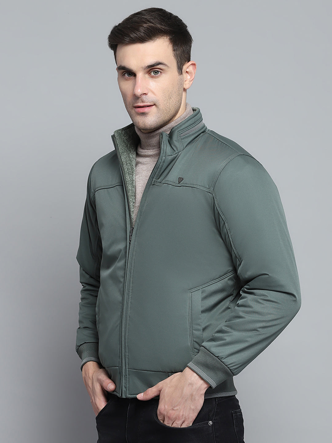 Men Green Solid Mock Neck Full Sleeve Jacket