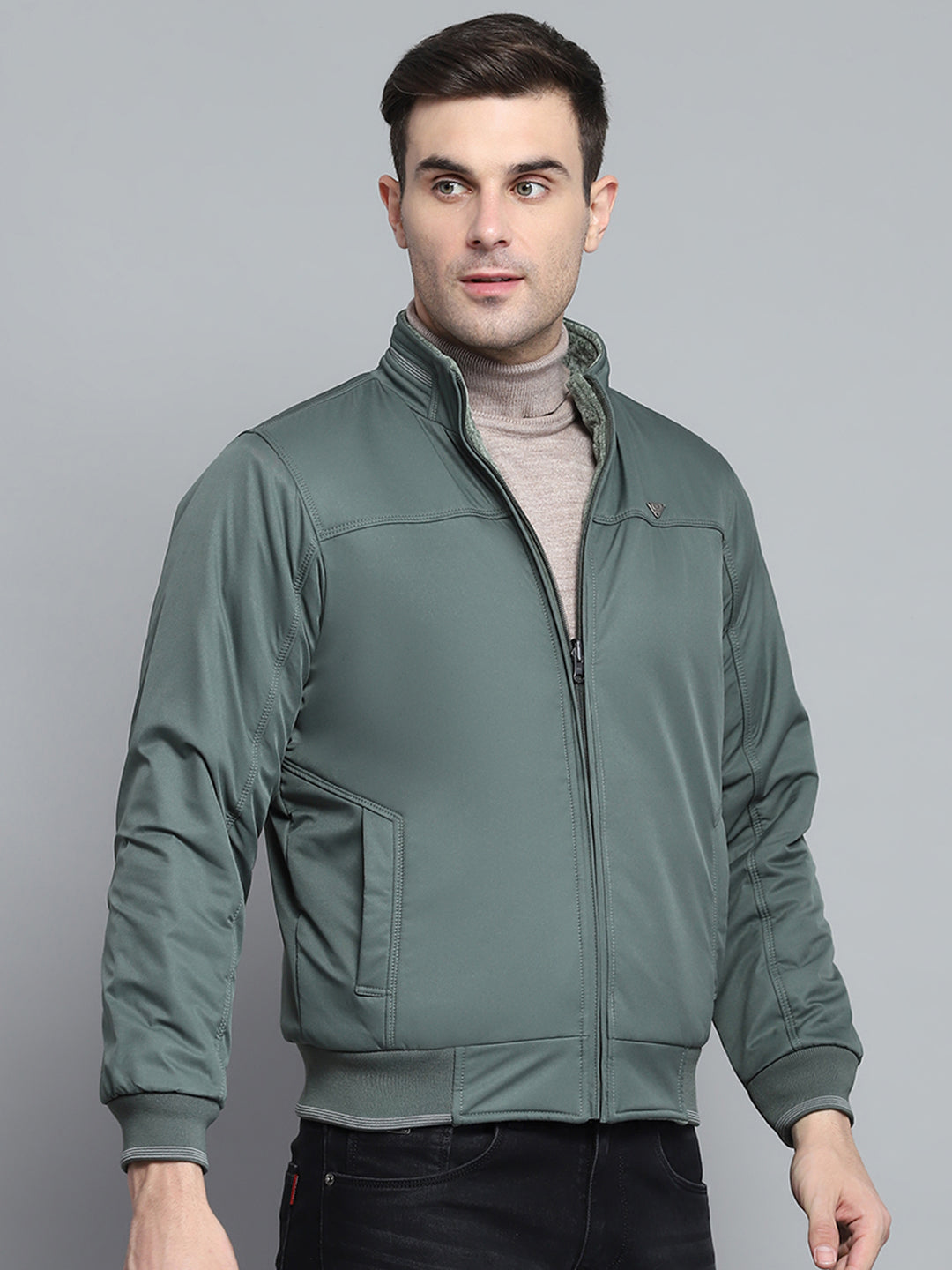 Men Green Solid Mock Neck Full Sleeve Jacket