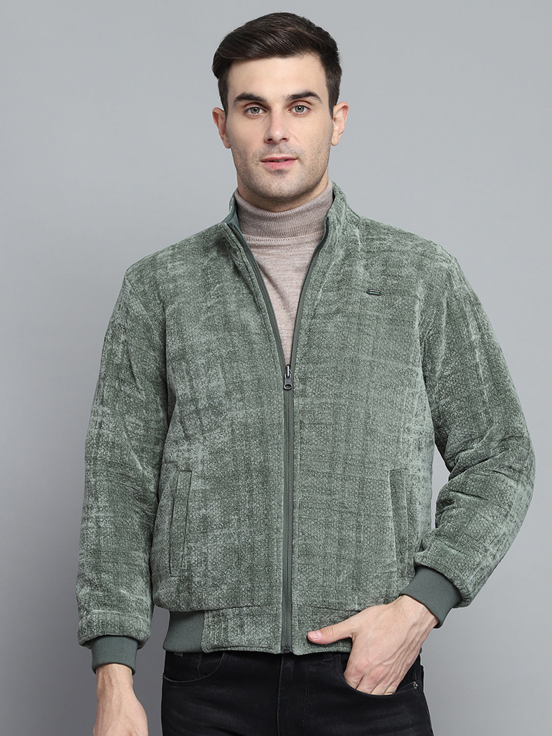 Men Green Solid Mock Neck Full Sleeve Jacket