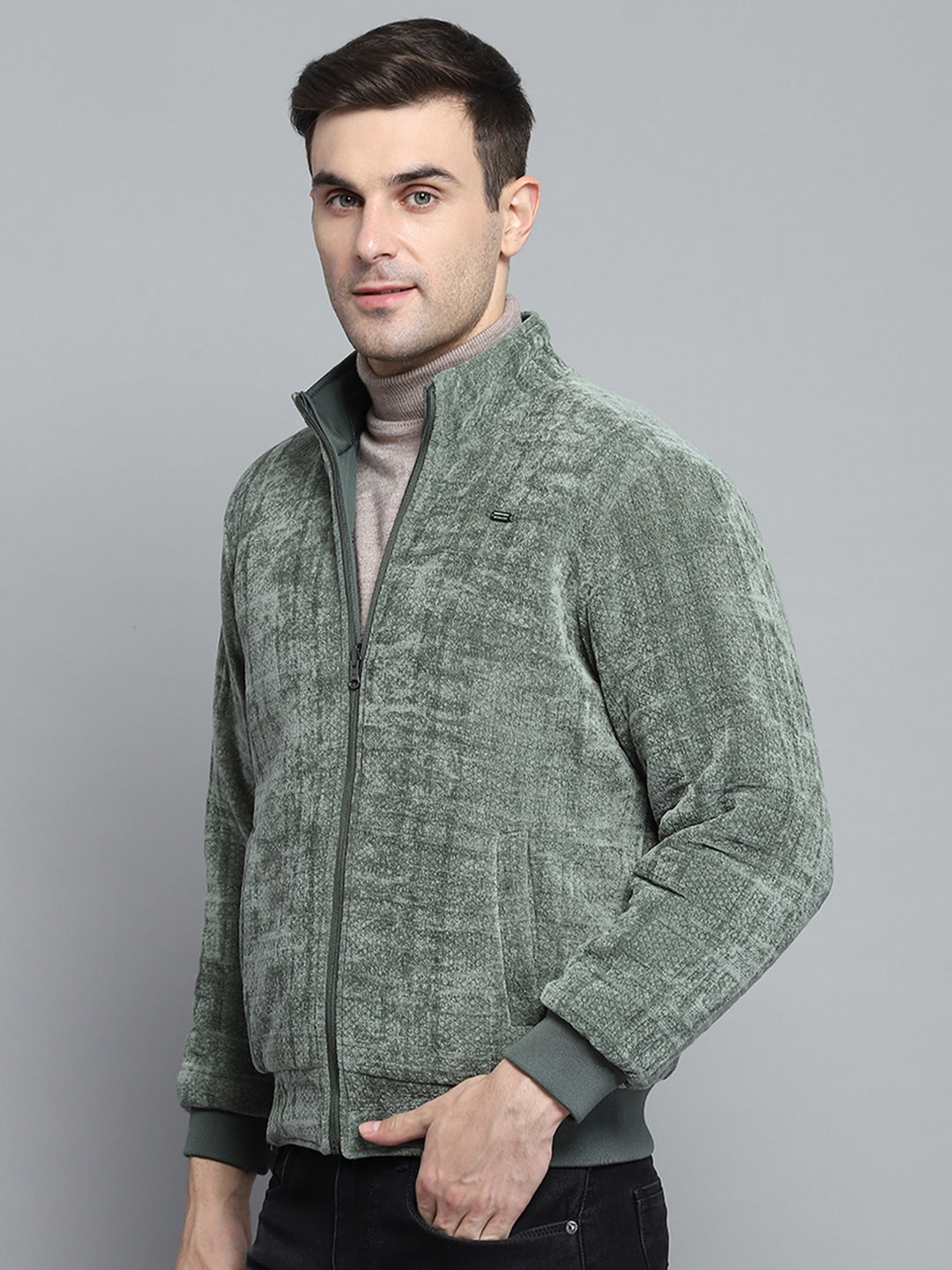 Men Green Solid Mock Neck Full Sleeve Jacket