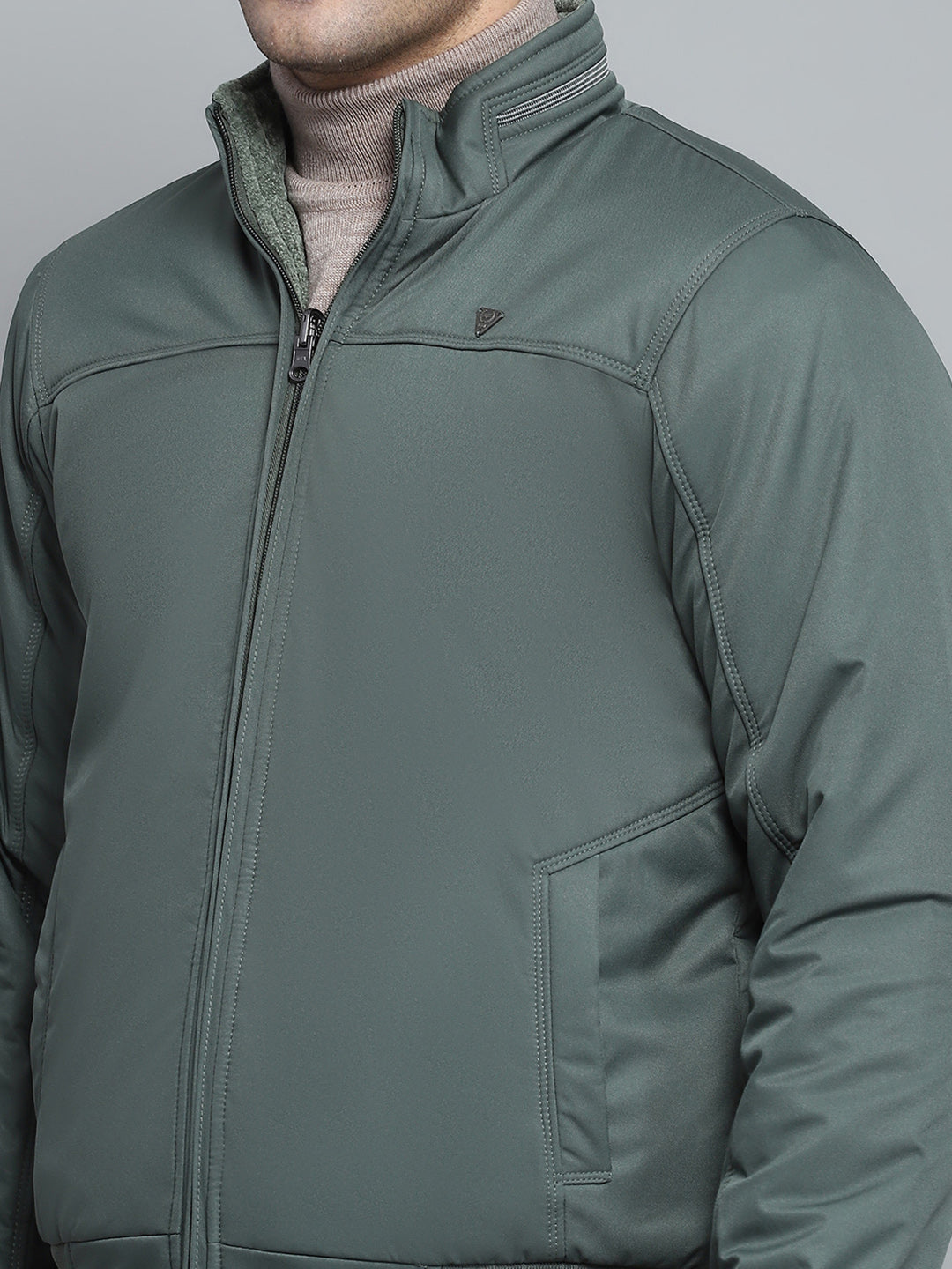 Men Green Solid Mock Neck Full Sleeve Jacket