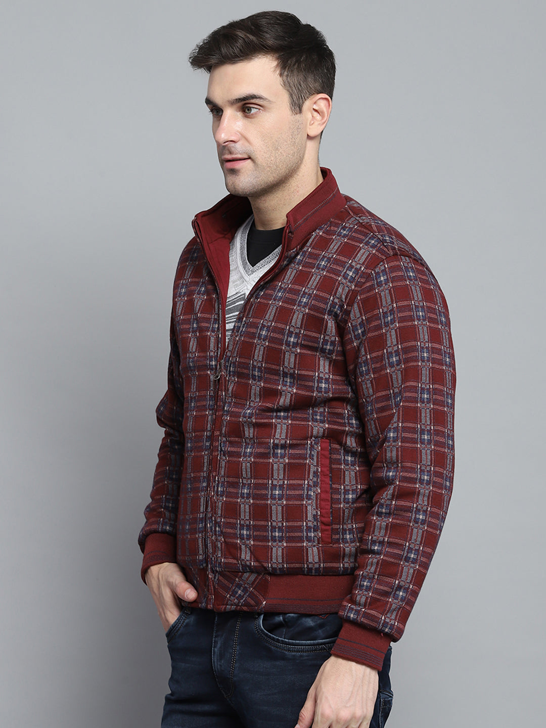 Men Maroon Solid Mock Neck Full Sleeve Jacket