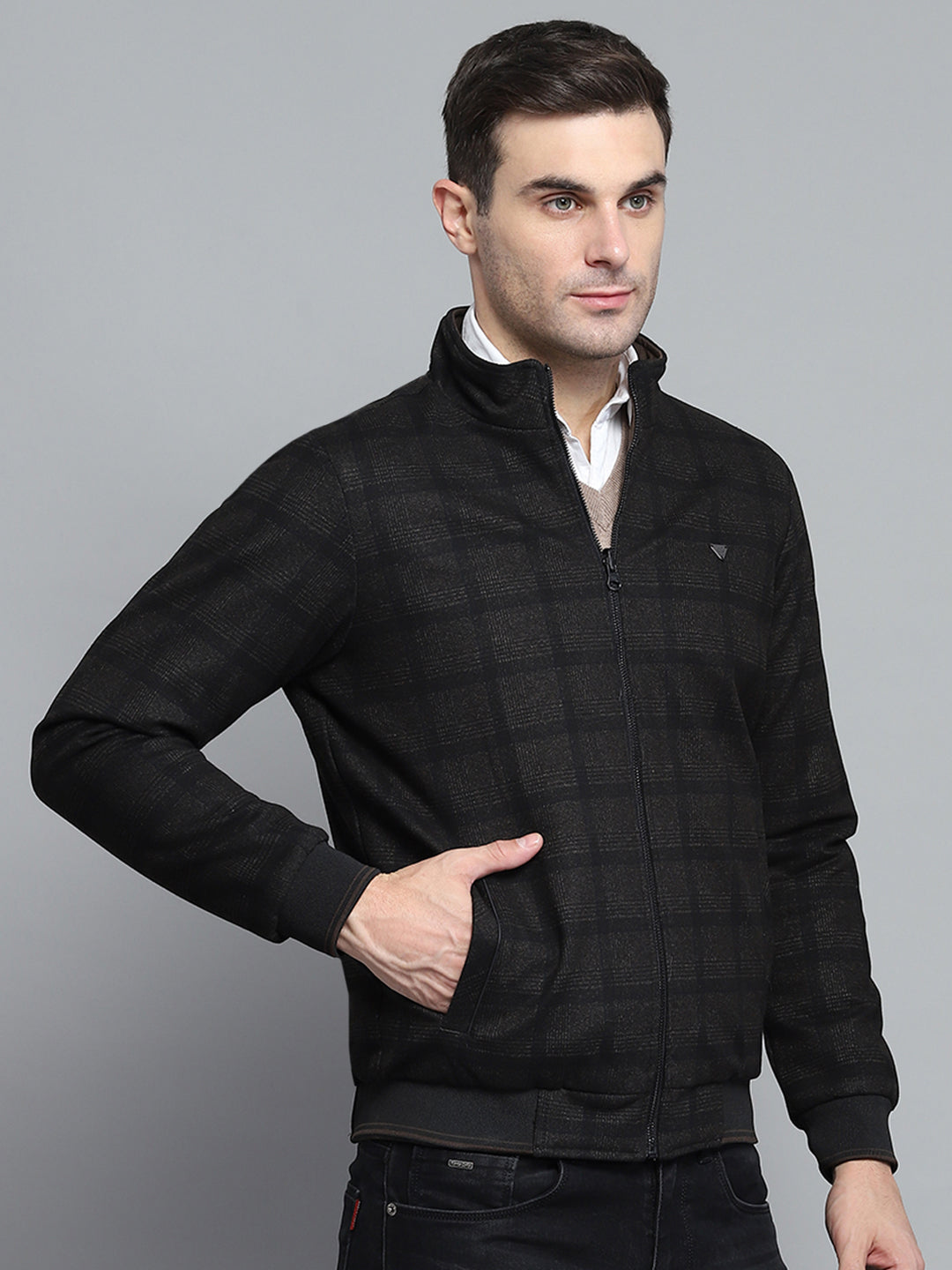 Men Black Solid Mock Neck Full Sleeve Jacket