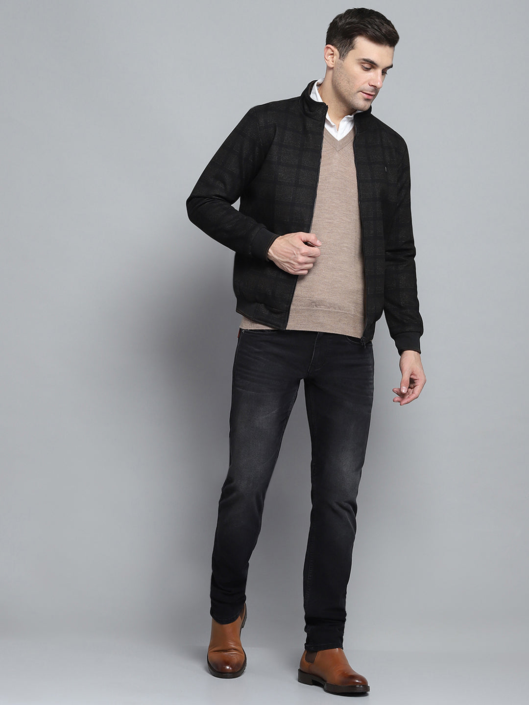 Men Black Solid Mock Neck Full Sleeve Jacket