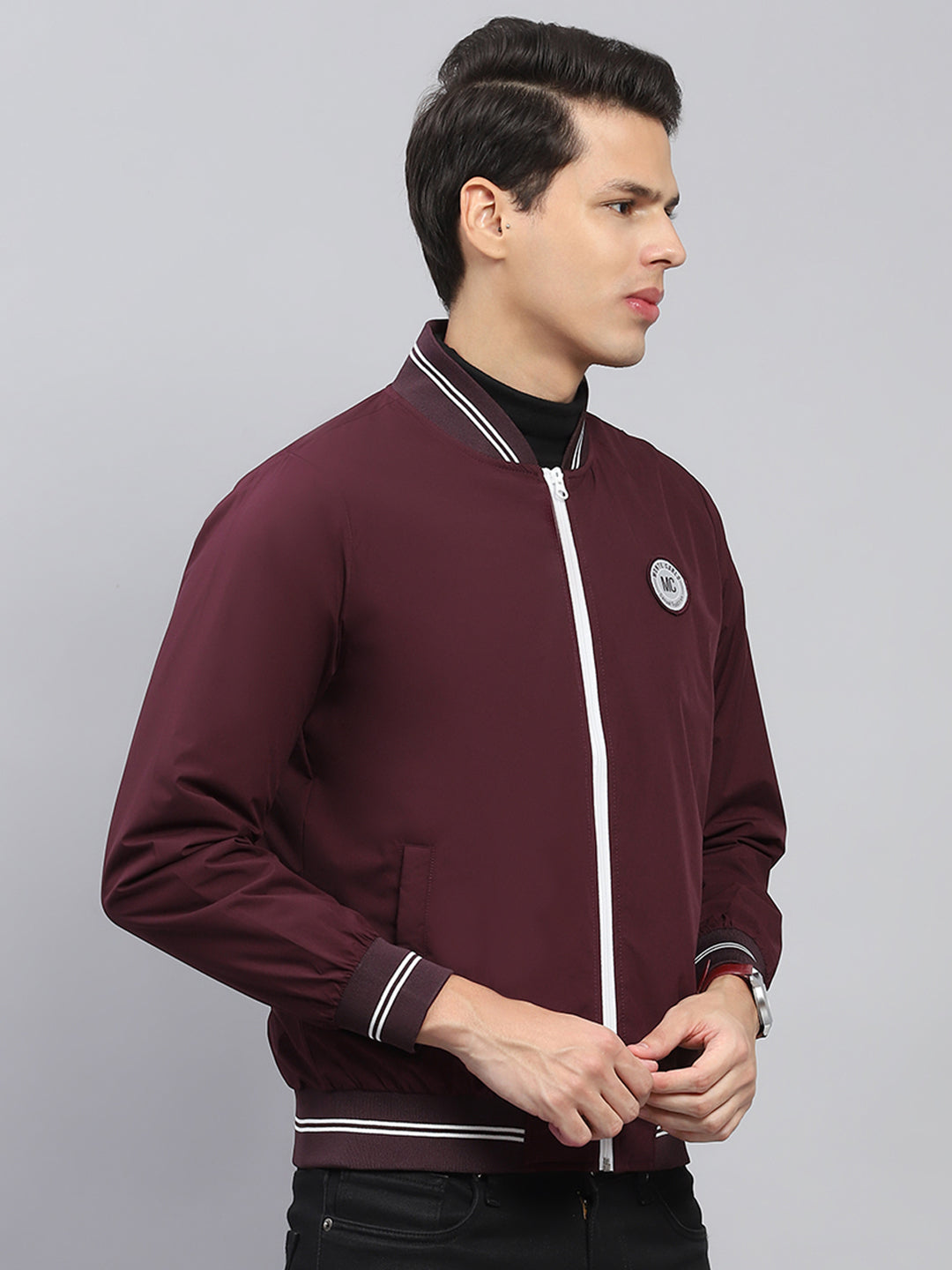 Men Maroon Solid Round Neck Full Sleeve Jacket