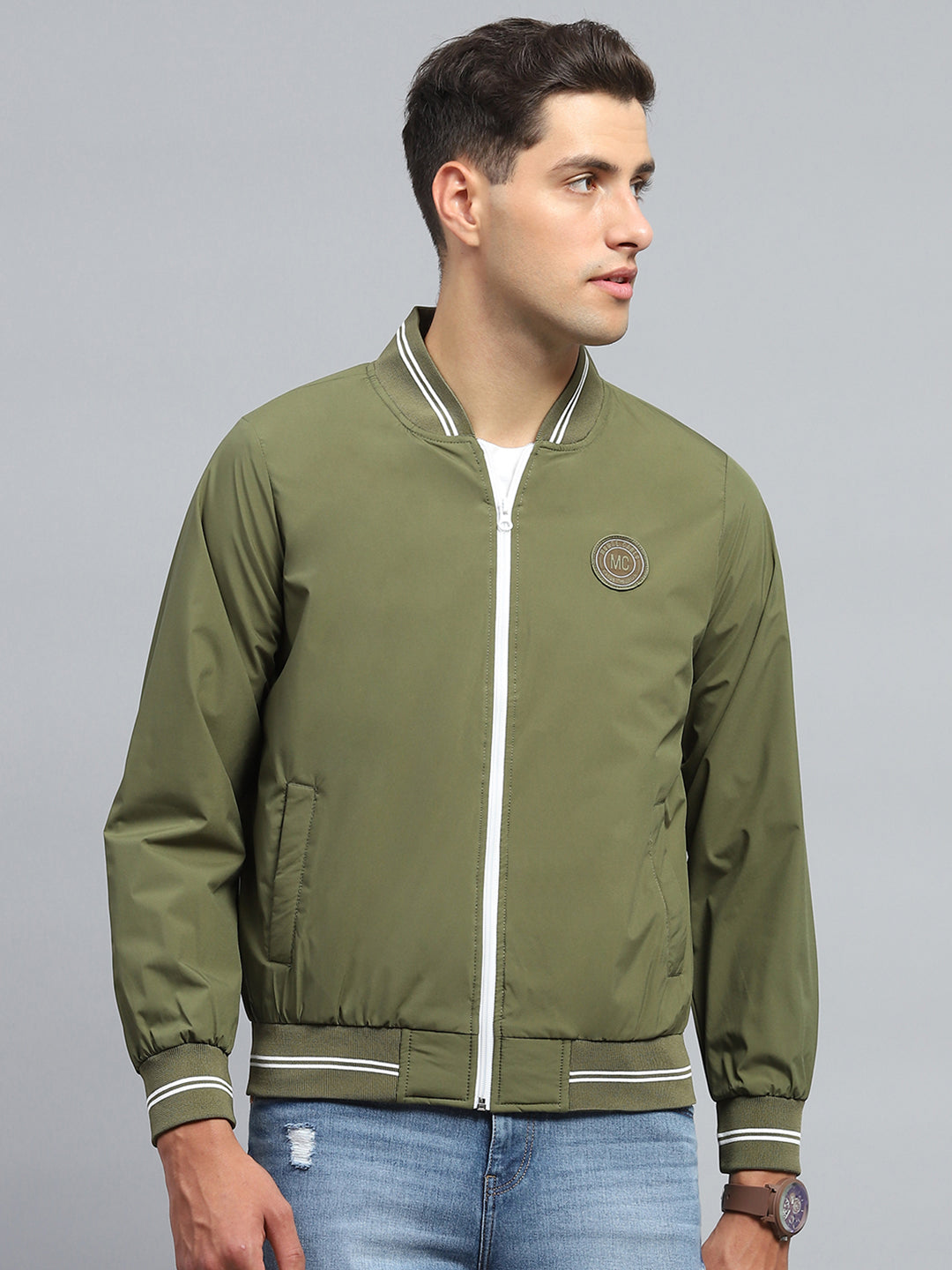 Men Green Solid Mock Neck Full Sleeve Jacket