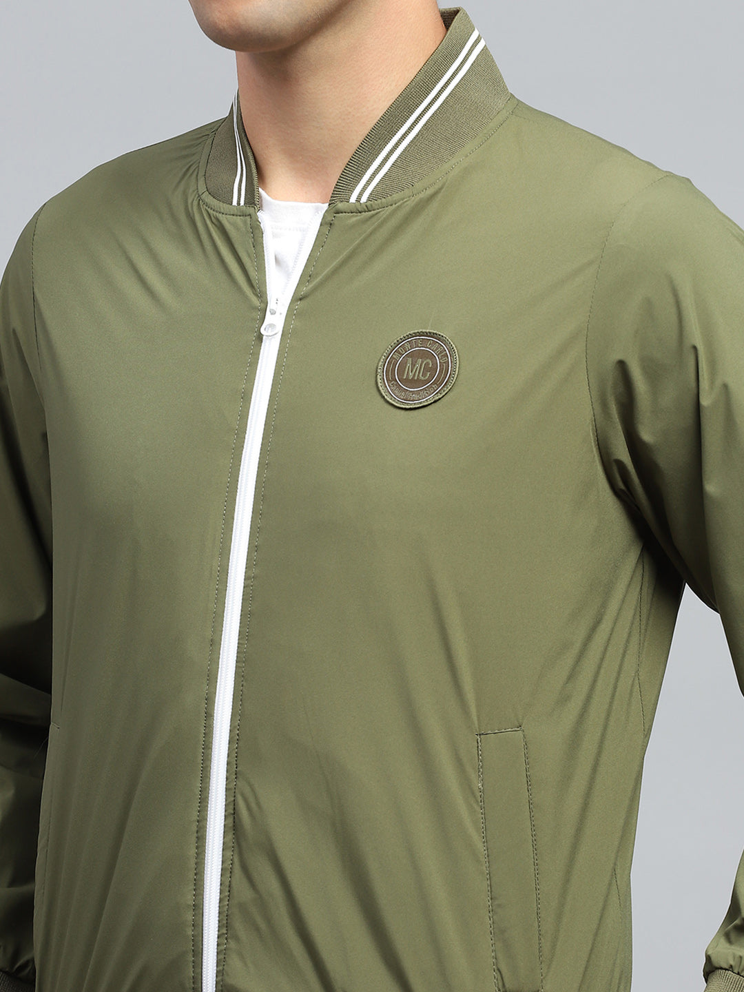 Men Green Solid Mock Neck Full Sleeve Jacket