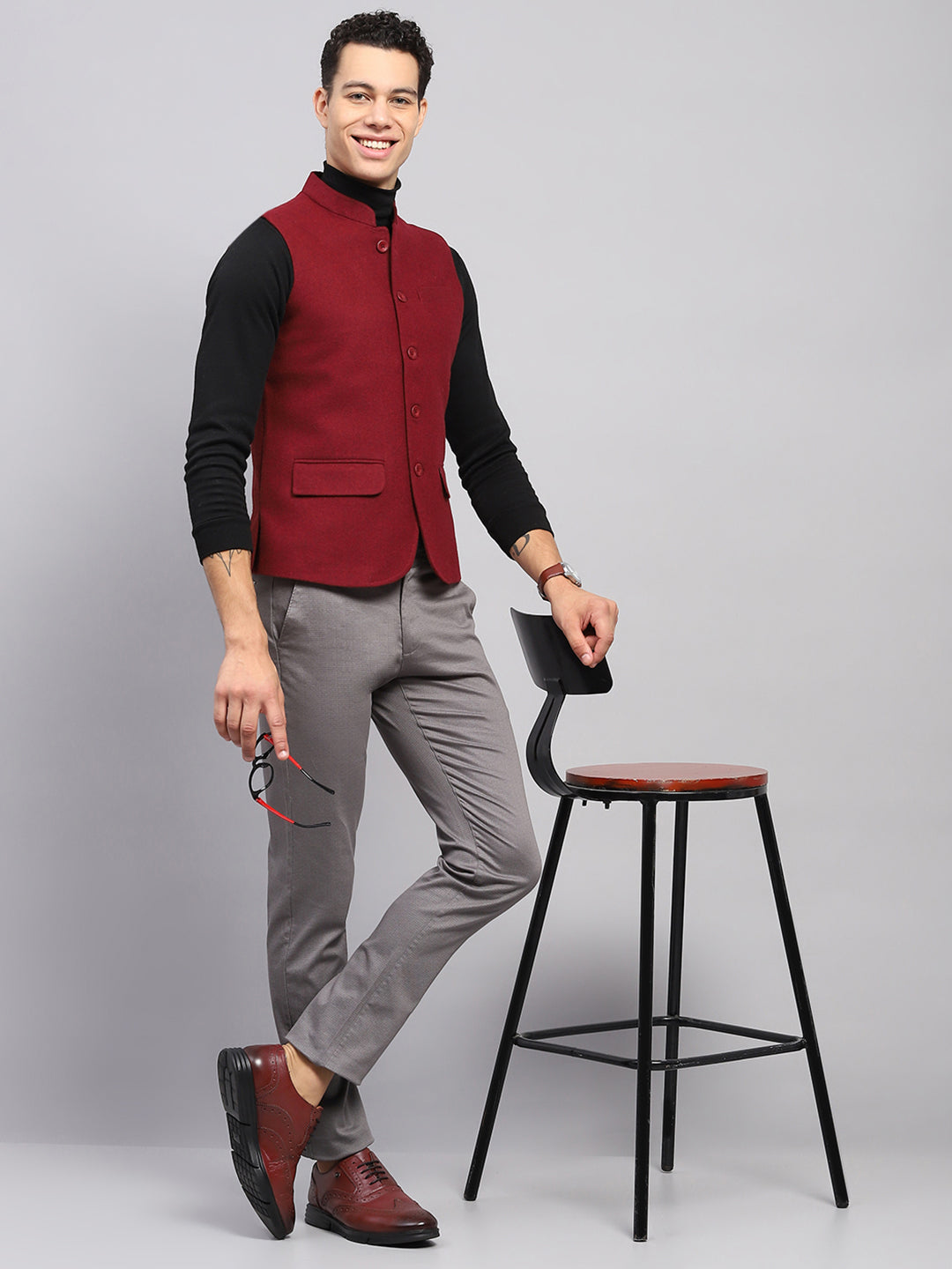 Men Maroon Solid Band Collar Sleeveless Jacket