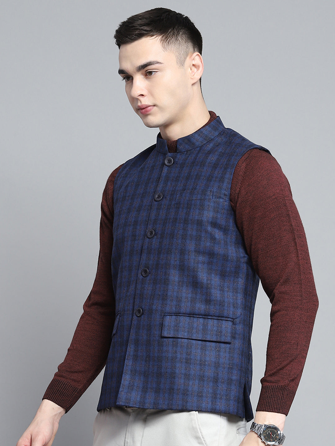 Men Blue Solid Band Collar Sleeveless Jacket