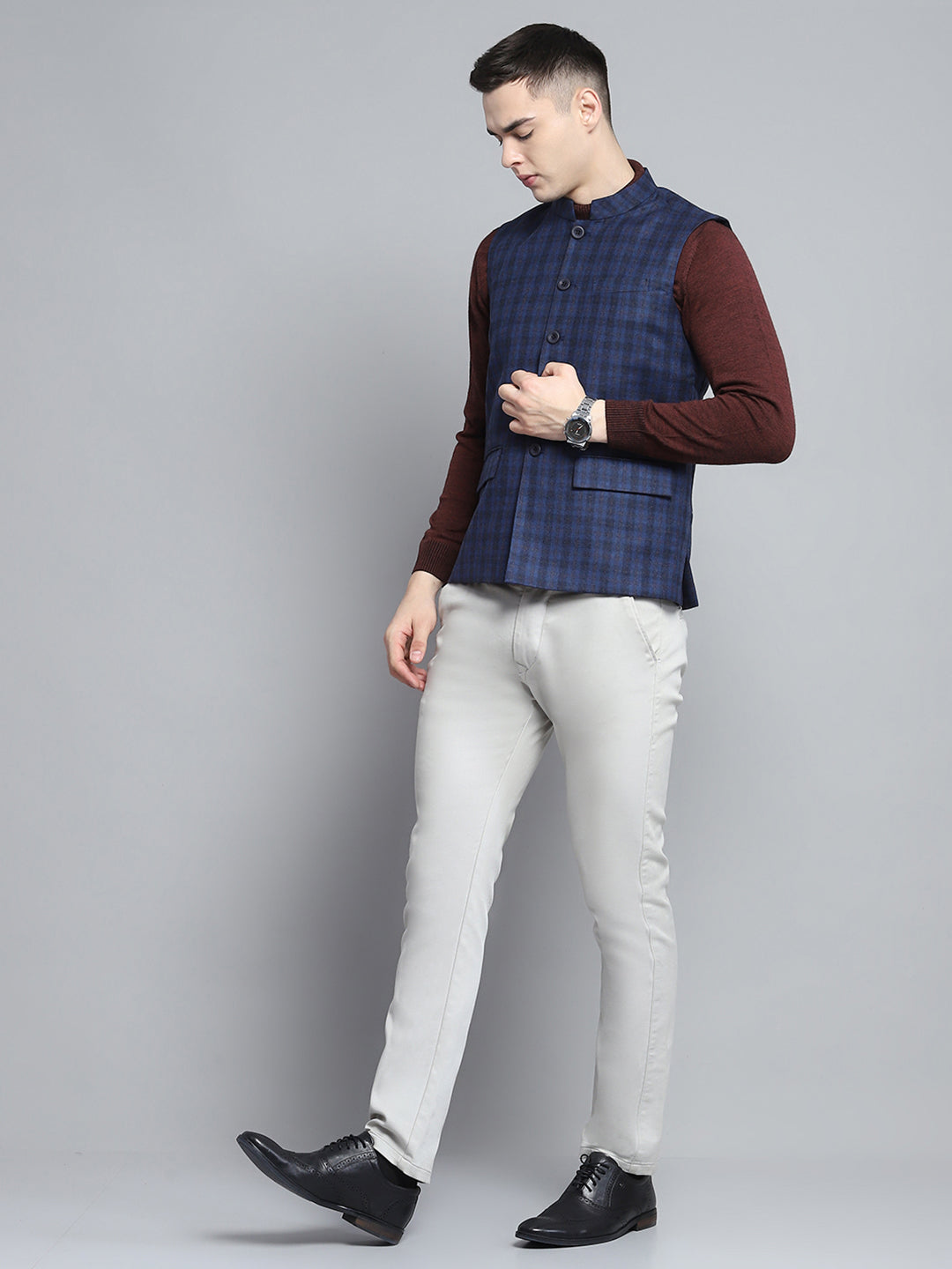 Men Blue Solid Band Collar Sleeveless Jacket