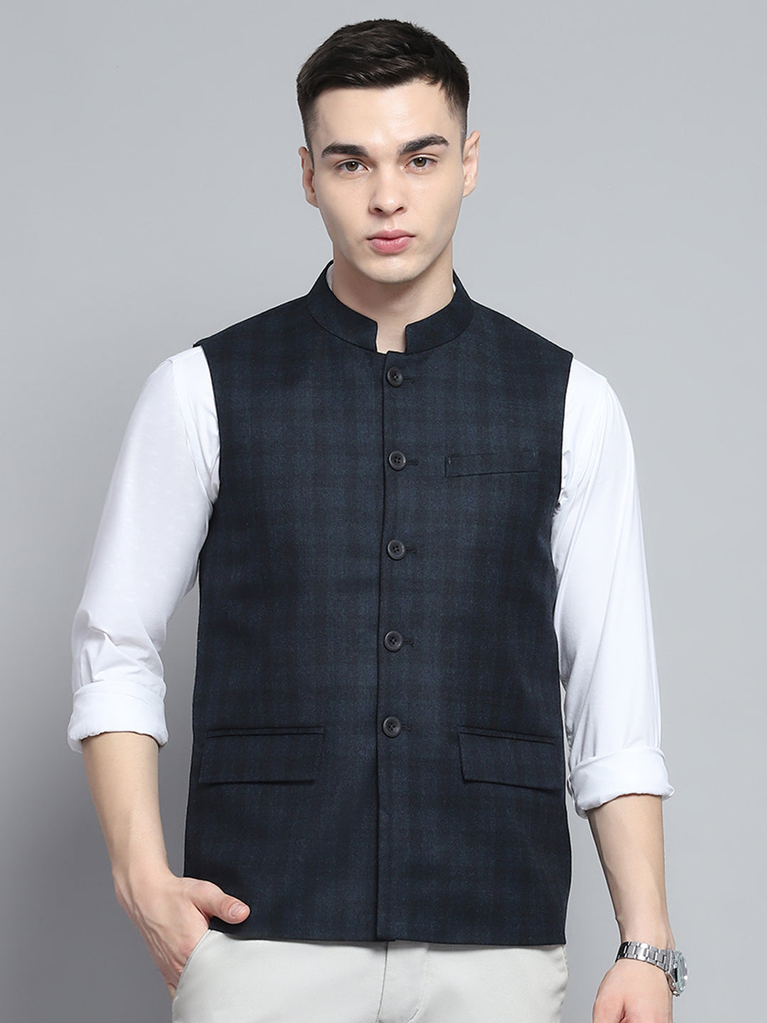 Men Green Solid Band Collar Sleeveless Jacket