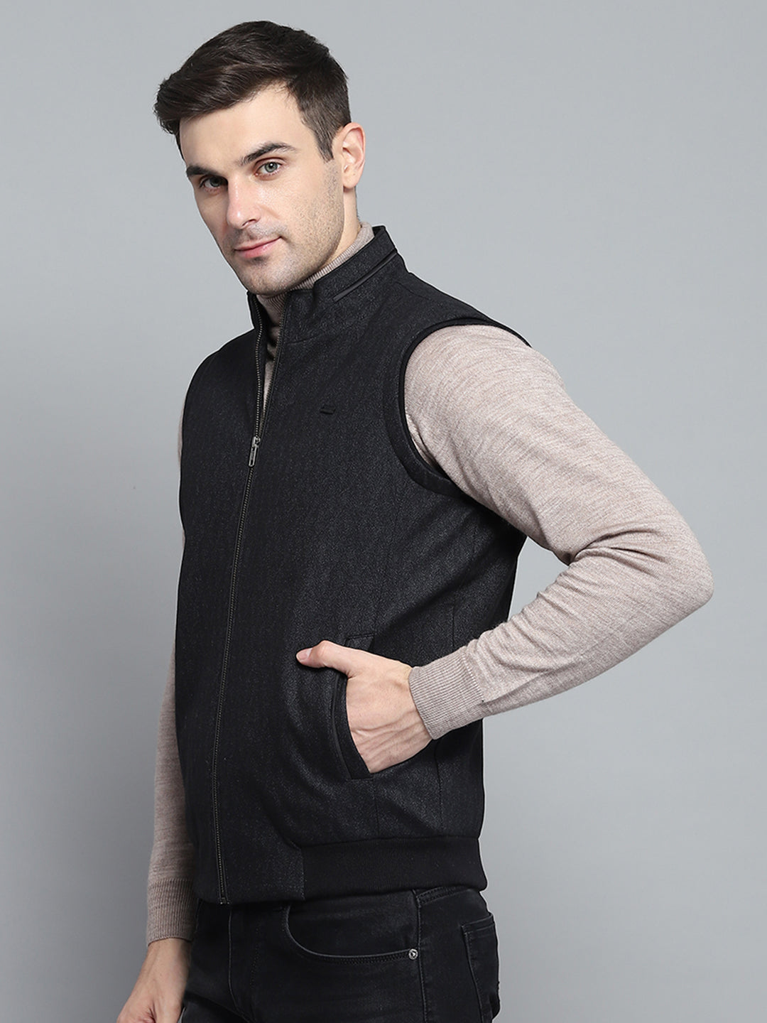 Men Black Solid Mock Neck Sleeveless Jacket