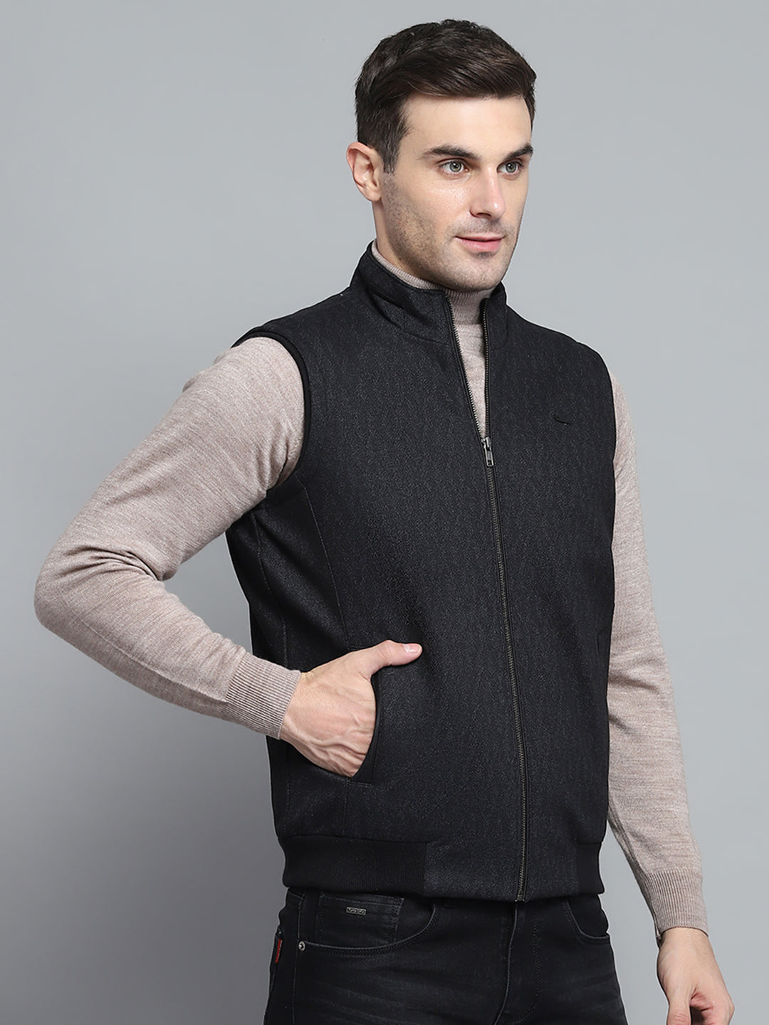 Men Black Solid Mock Neck Sleeveless Jacket