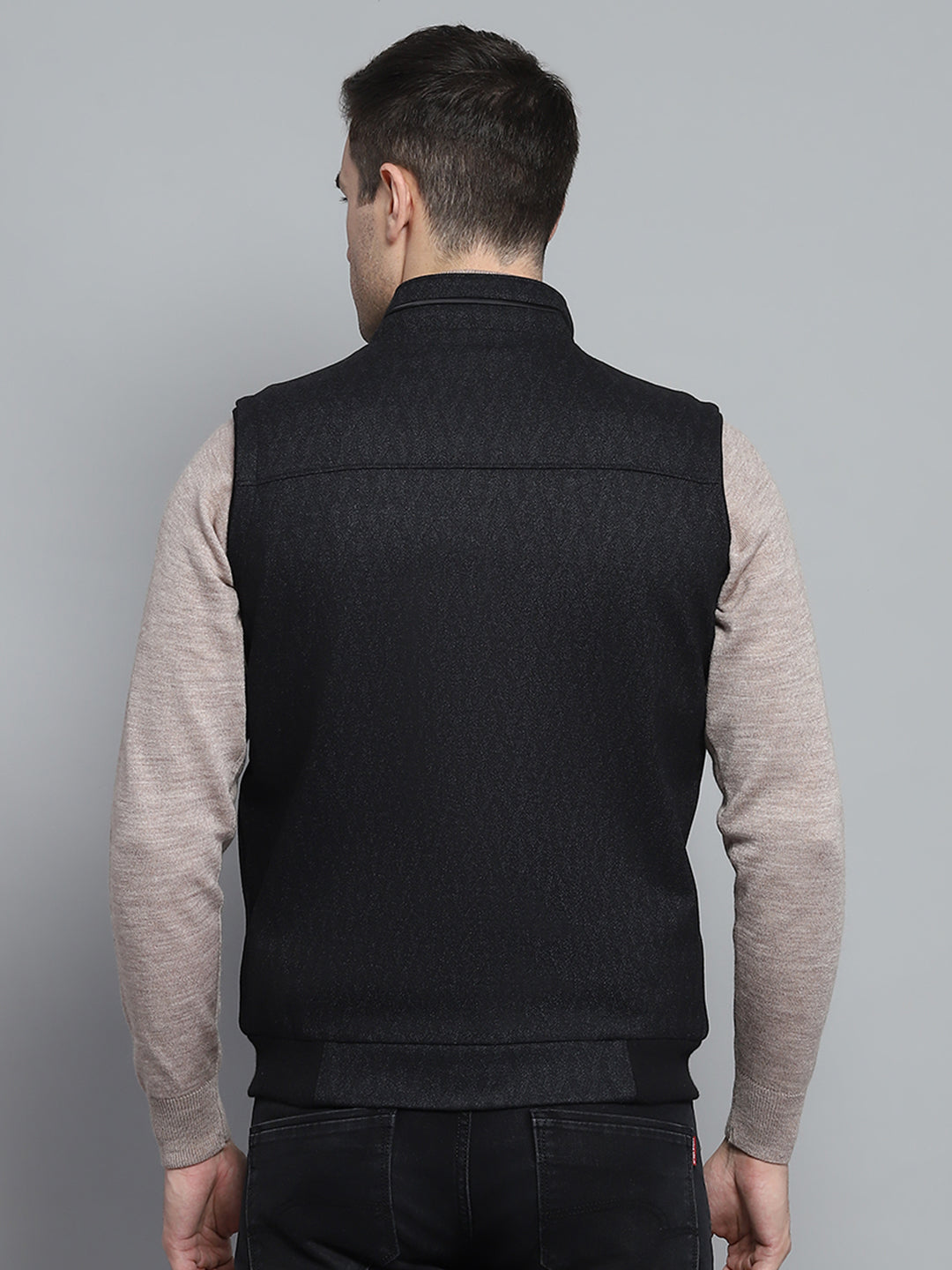 Men Black Solid Mock Neck Sleeveless Jacket