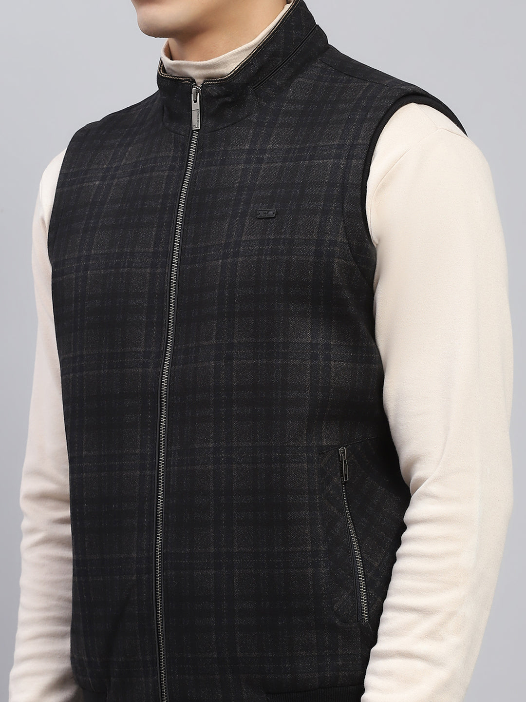 Men Navy Blue Check Mock Neck Sleeveless Jacket