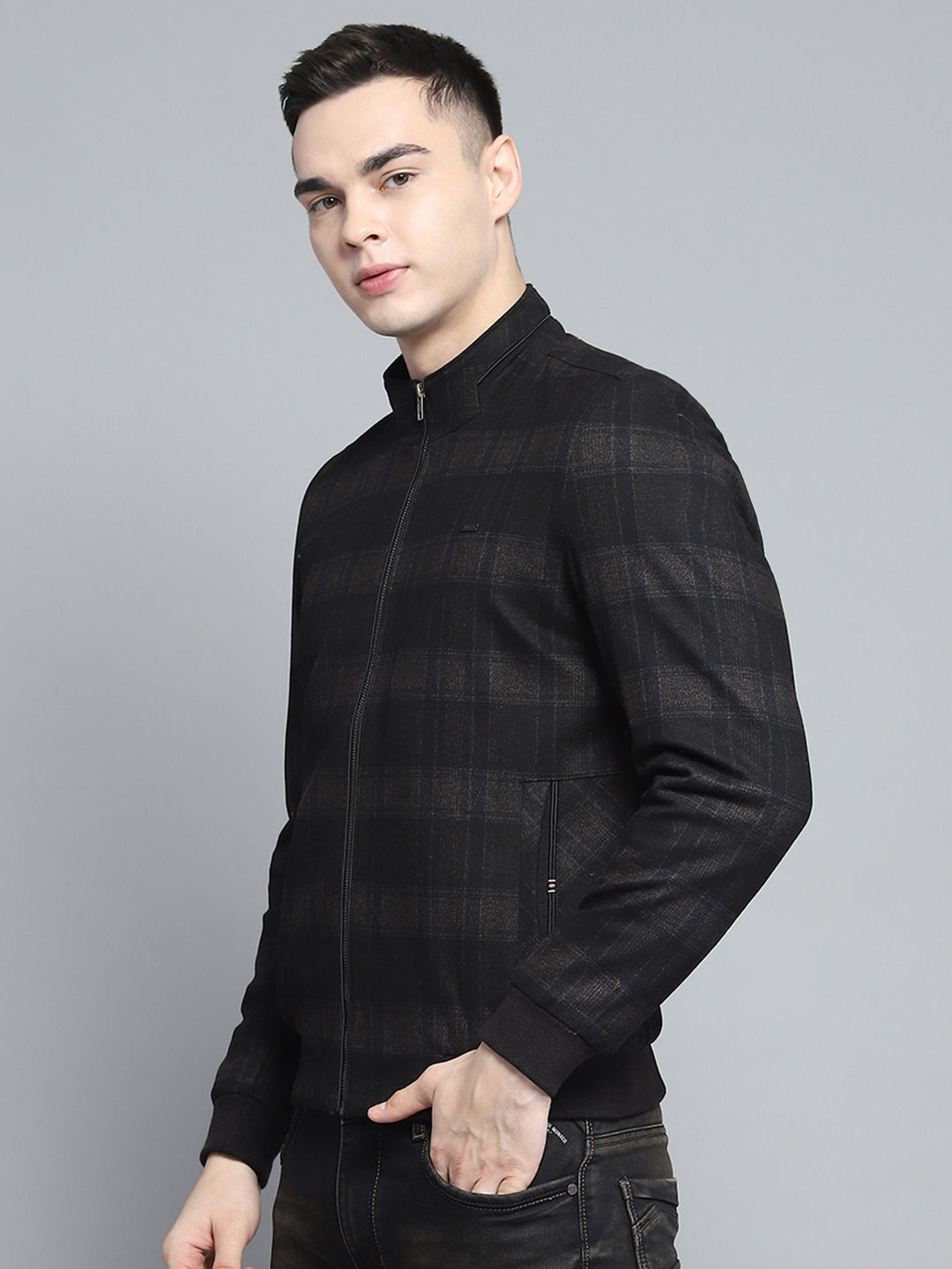 Men Black Solid Mock Neck Full Sleeve Jacket