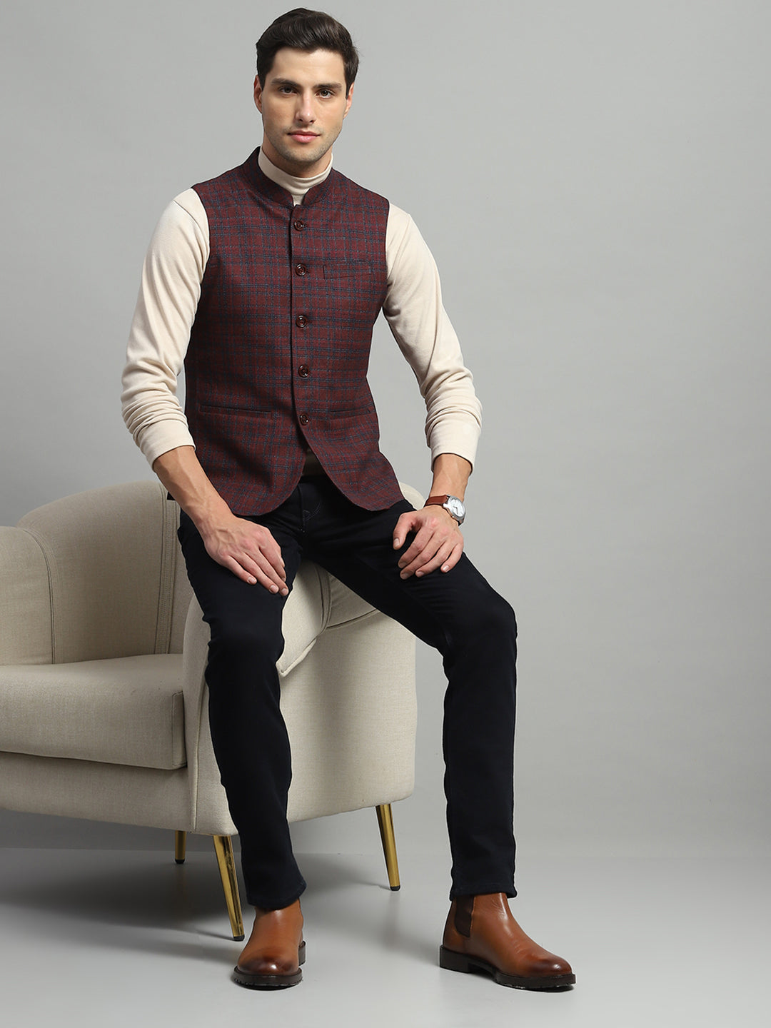 Men Maroon Solid Band Collar Sleeveless Jacket