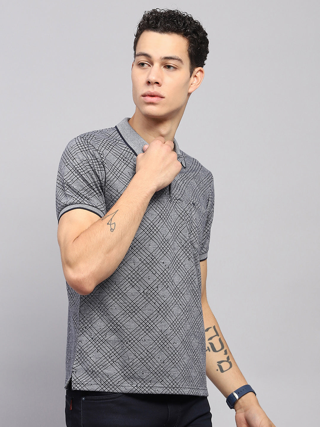 Men Grey Self Design Collar Half Sleeve T-Shirt