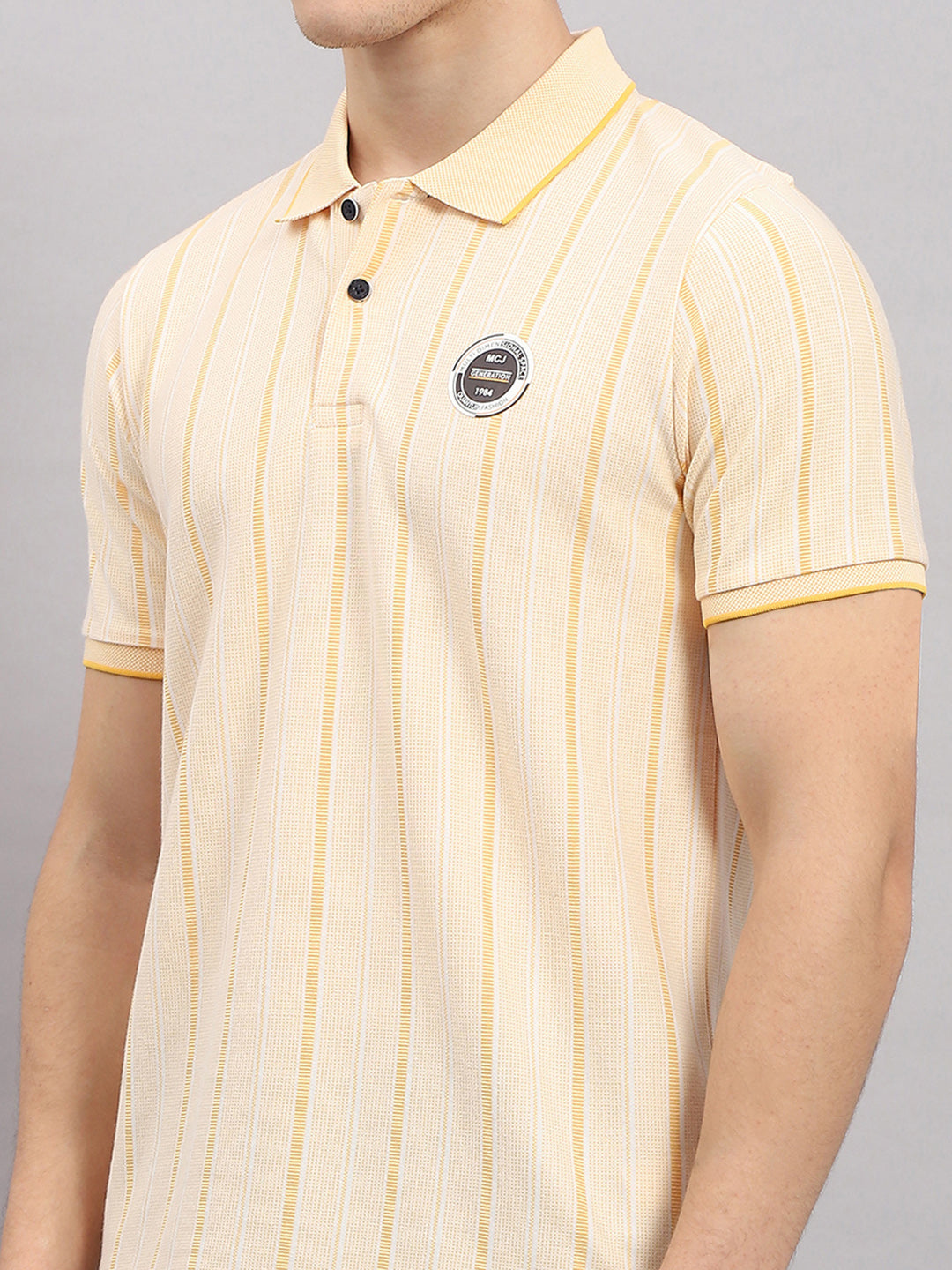 Men Yellow Stripe Collar Half Sleeve T-Shirt