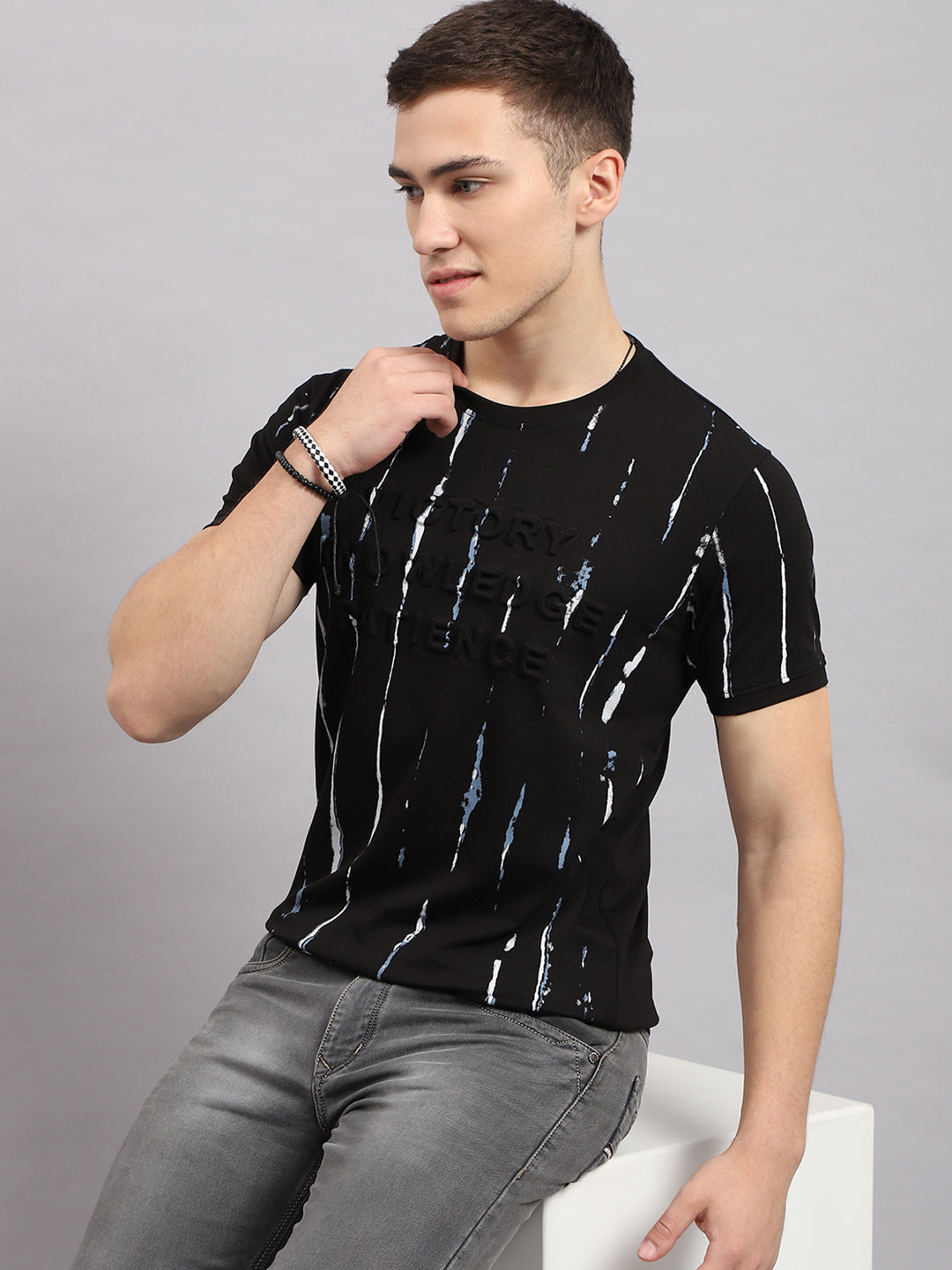 Men Black Printed Round Neck Half Sleeve T-Shirt