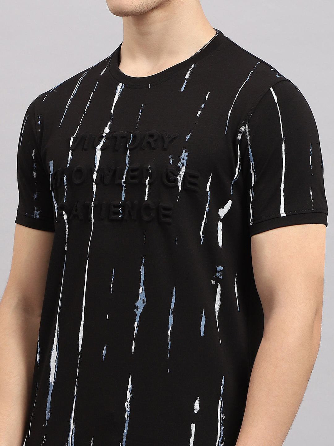 Men Black Printed Round Neck Half Sleeve T-Shirt