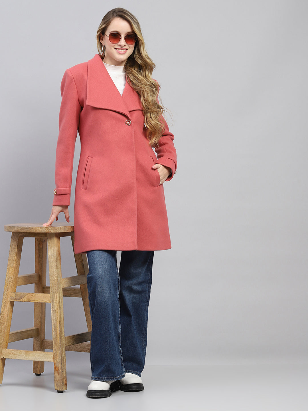 Women Pink Solid Collar Full Sleeve Coat