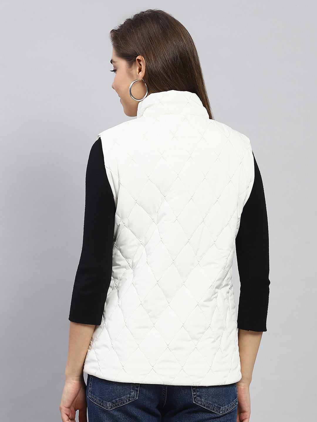 Women White Embroidered Mock Neck Sleeveless Jacket