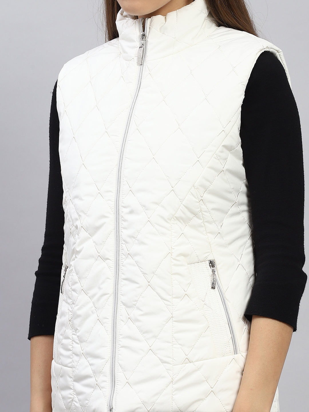 Women White Embroidered Mock Neck Sleeveless Jacket