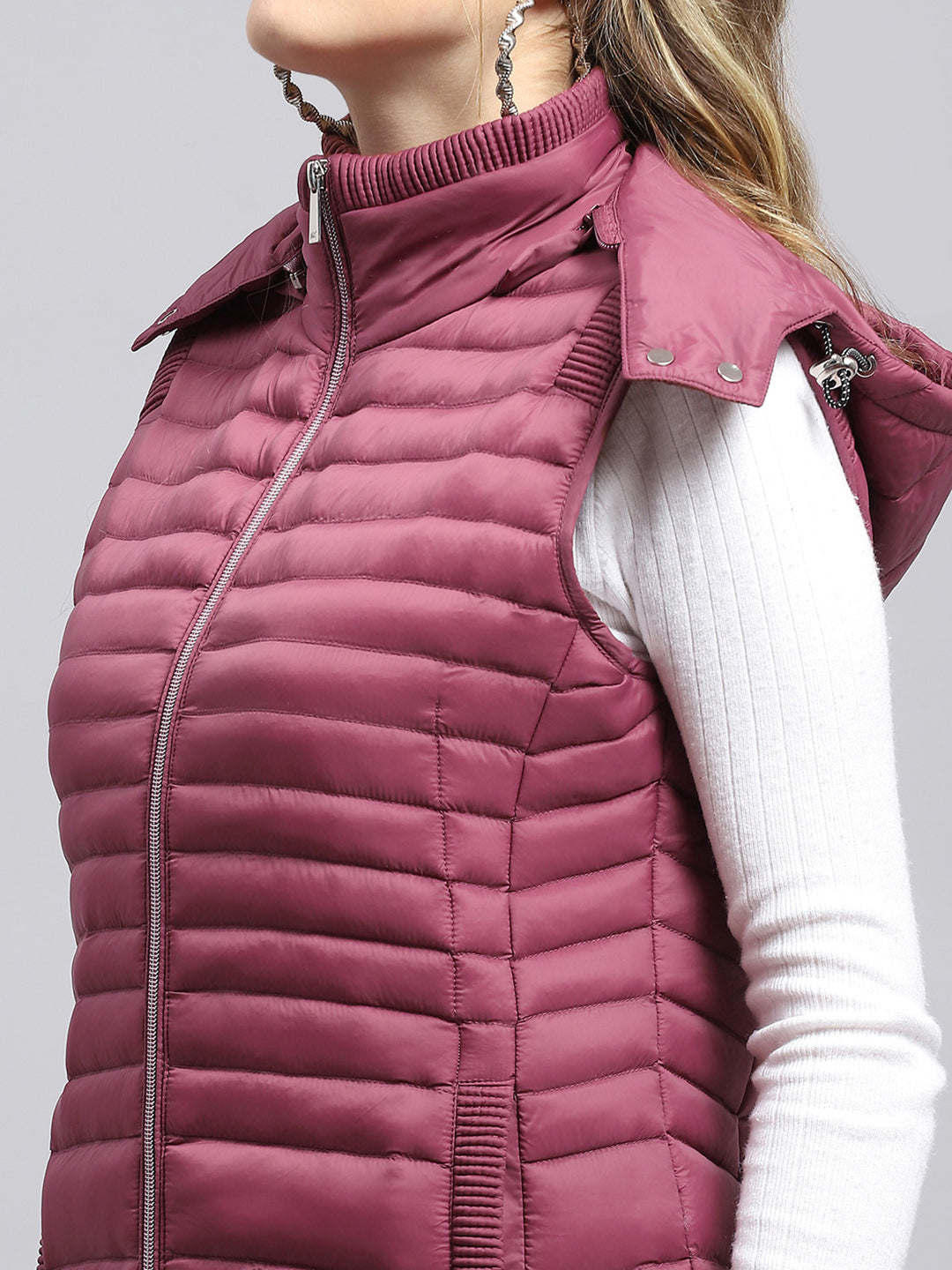 Women Burgundy Solid Detachable Hood Sleeveless Jacket