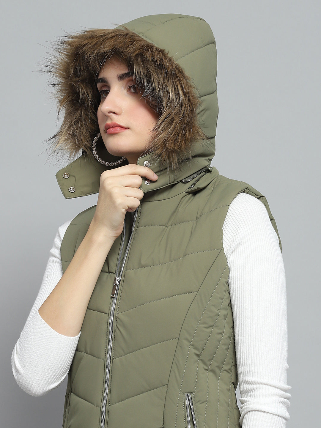 Women Green Solid Detachable Hood Sleeveless Jacket