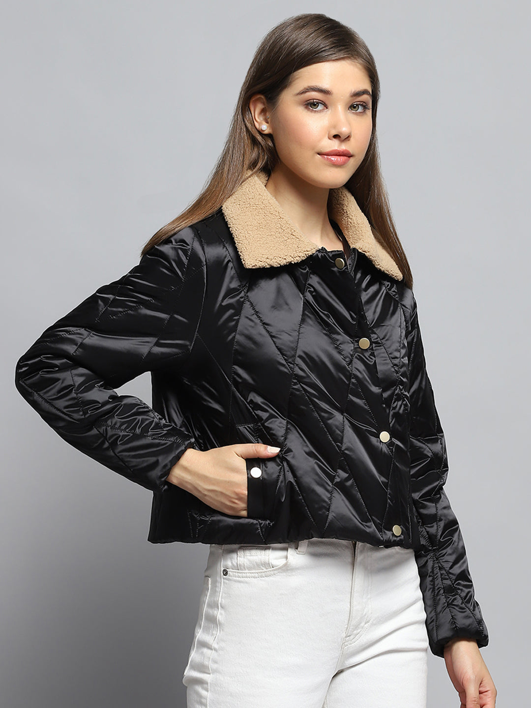 Women Black Solid Collar Full Sleeve Jacket