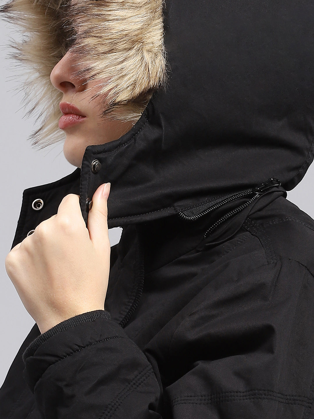 Women Black Solid Detachable Hood Full Sleeve Jacket